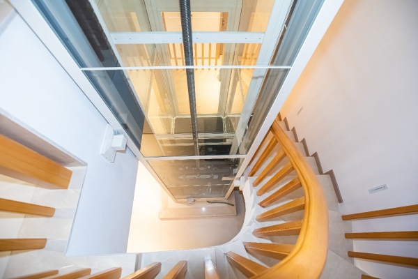 家用电梯安全第一，别掉进“便宜”陷阱